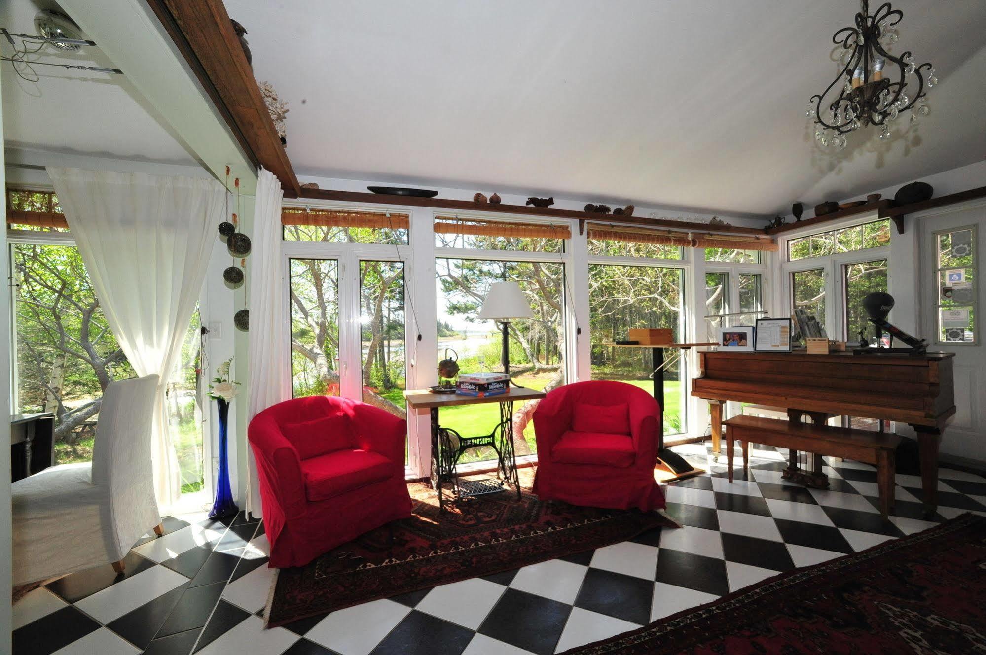 Little Shemogue Inn Eksteriør billede